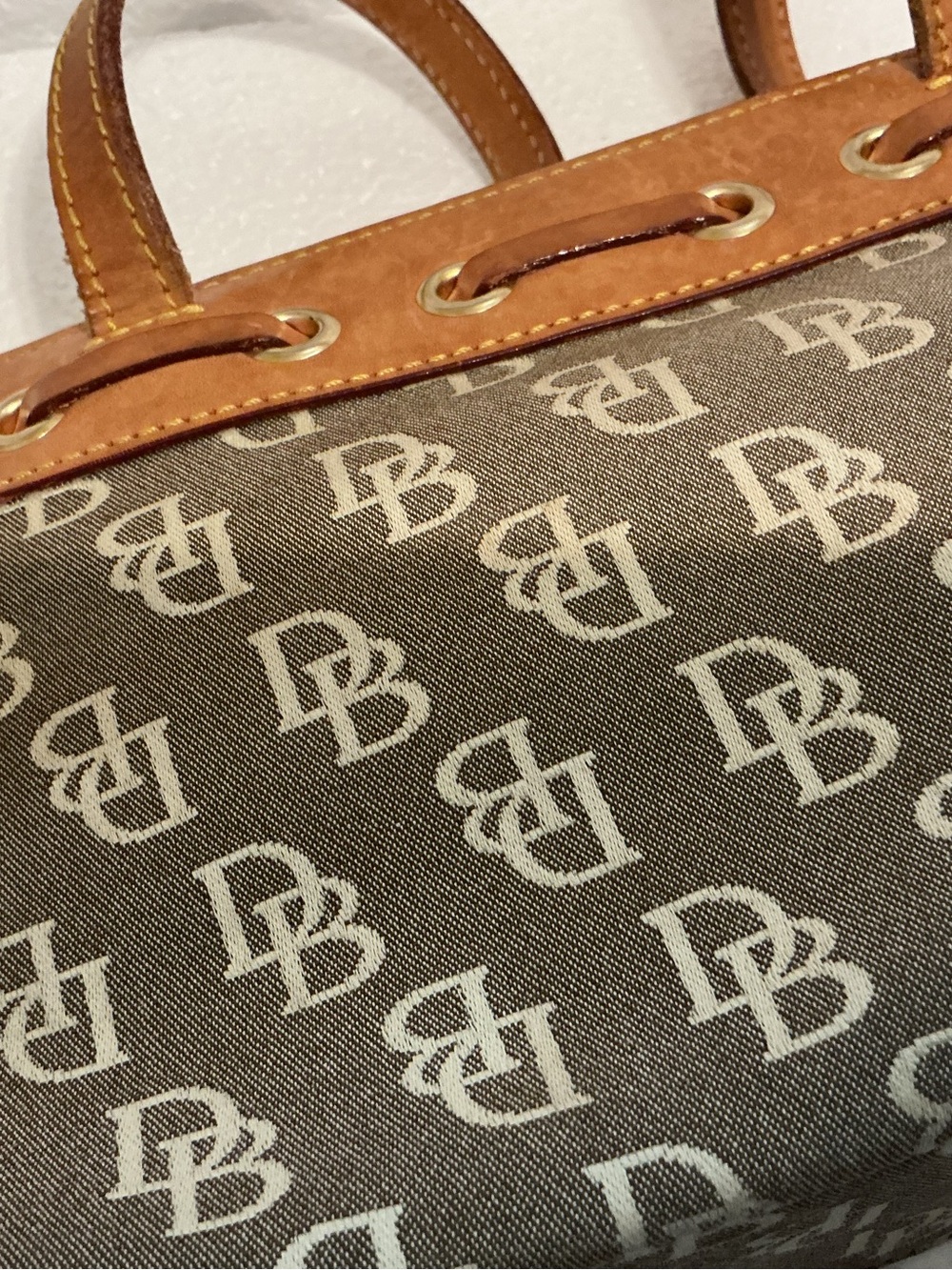 ❌❌❌SLS26Vtg Dooney & Bourke DB Signature Canvas Shoulder Bag Olive Taupe - Picture 10 of 16